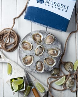 Ostras vivas y caja Mardeli Seafood